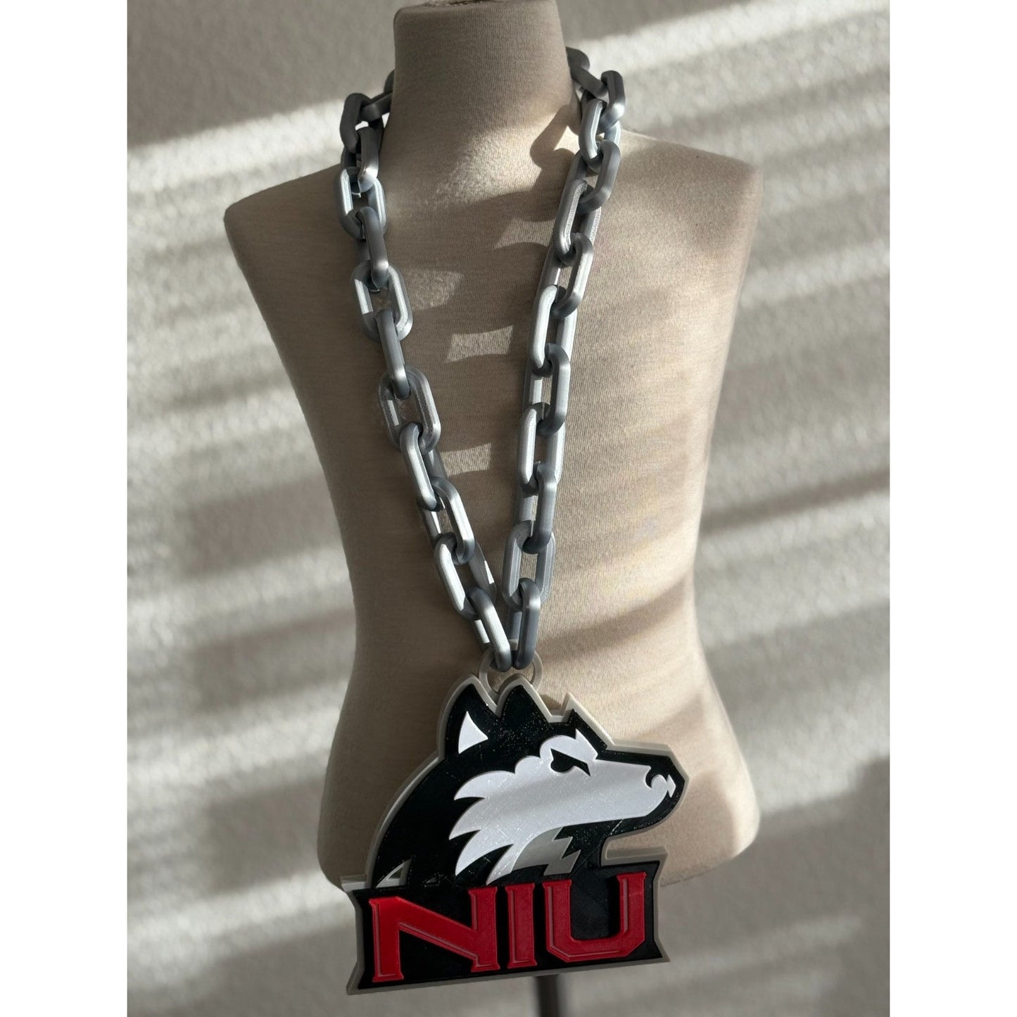 Los Angeles Kings Logo Oversized Necklace, Hype Chain. LA Kings puck!