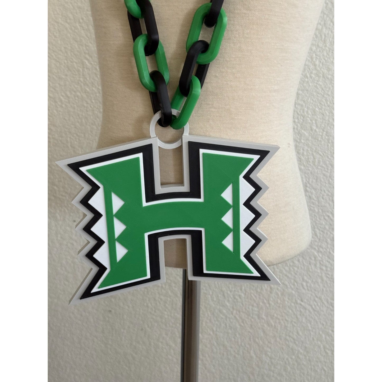 Hawaii Rainbow Warriors Oversized Necklace, Hype Chain