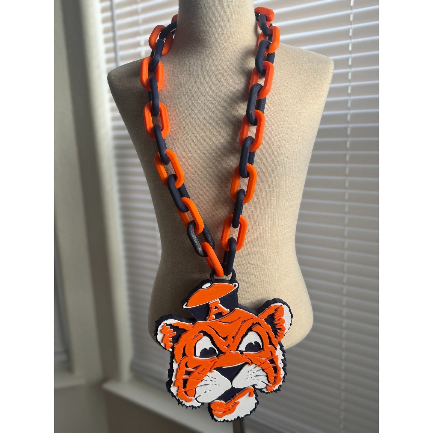 Auburn Tigers Retro Logo Oversized Necklace, Hype Chain “War Eagle”