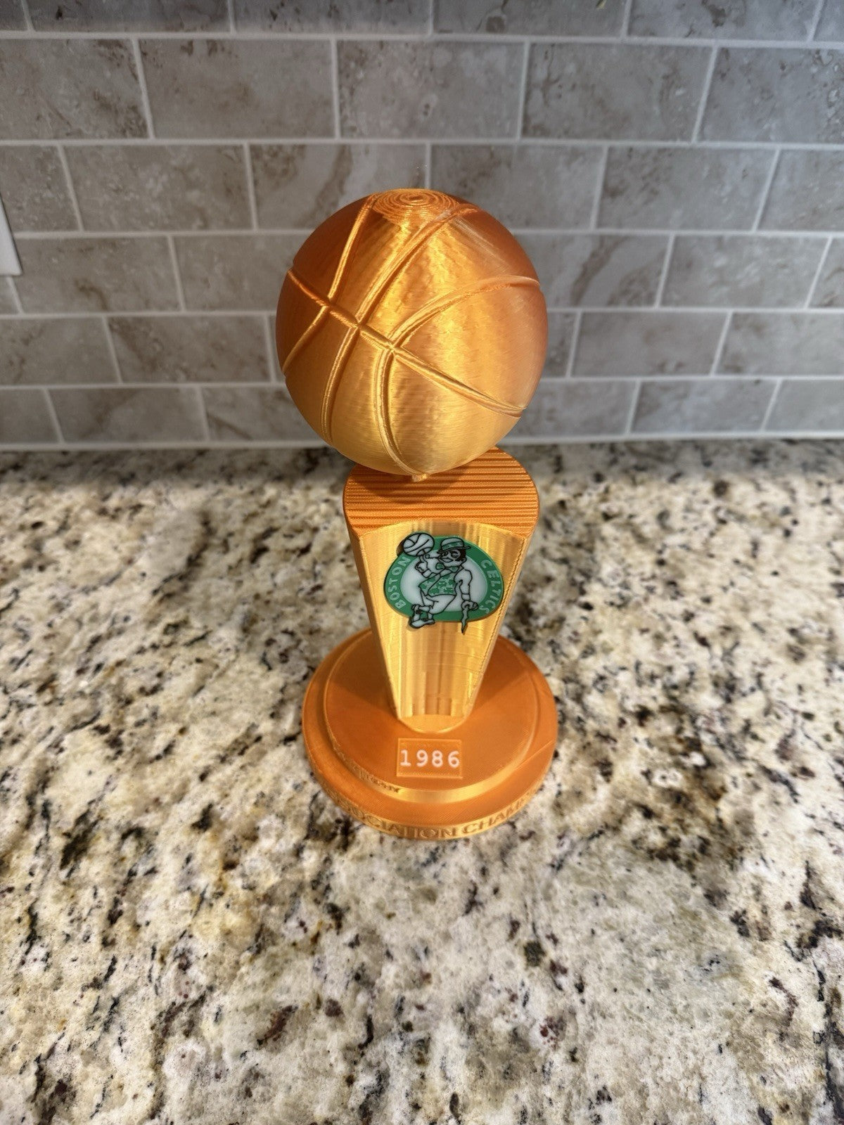 1986 Boston Celtics NBA CHAMPIONS TROPHY gold pla Larry O'Brien 10 inches