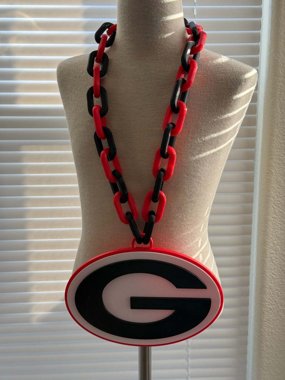 Georgia Bulldogs Logo Oversized Necklace, Hype Pendant Chain