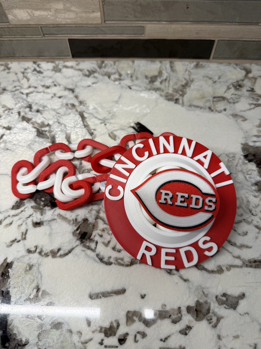 Cincinnati Reds Spinner Turnover Chain | 4.75” Pendant | 36” Chain