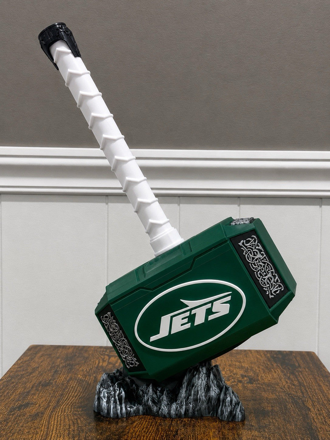 New York Jets Thor Hammer Mjolnir Rock Stand Desk Display NFL Fan Gift Man Cave