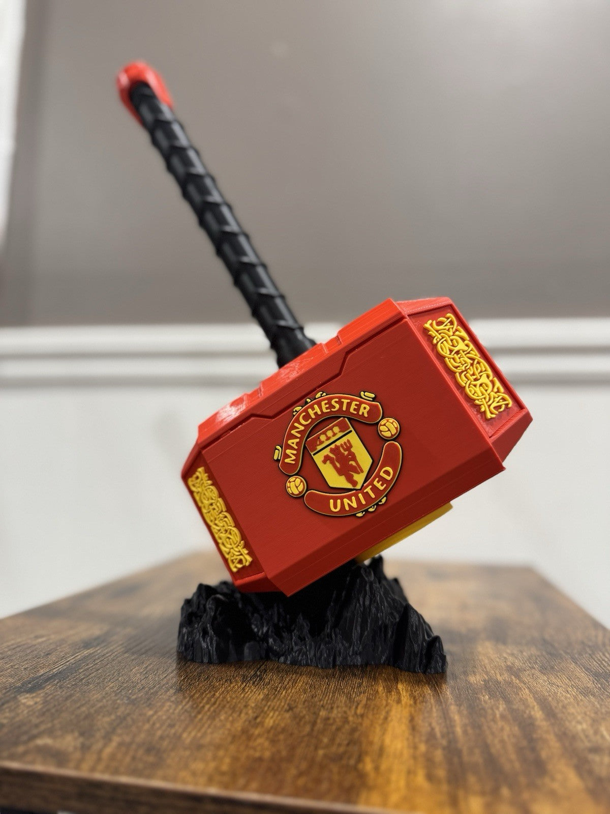 Manchester United Thor Hammer & Rock Stand Man Cave Office Gift Soccer Red Devil