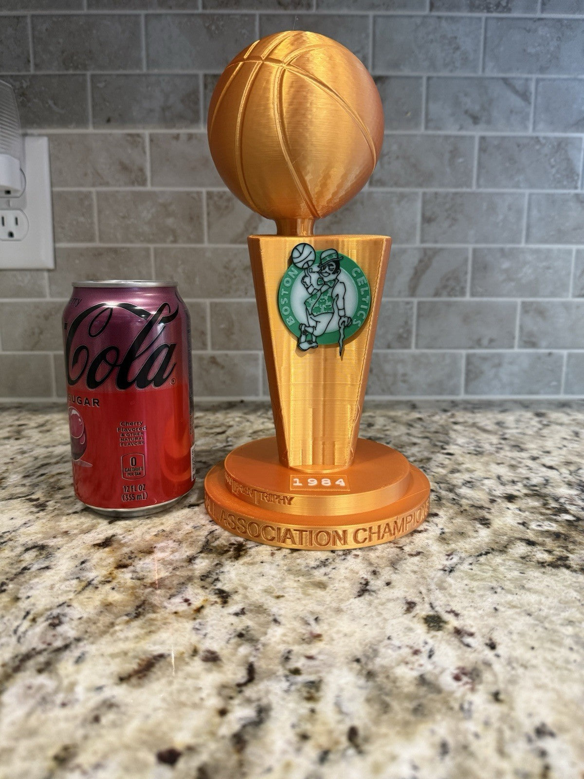 1984 Boston Celtics NBA CHAMPIONS TROPHY gold pla Larry O'Brien 10 inches