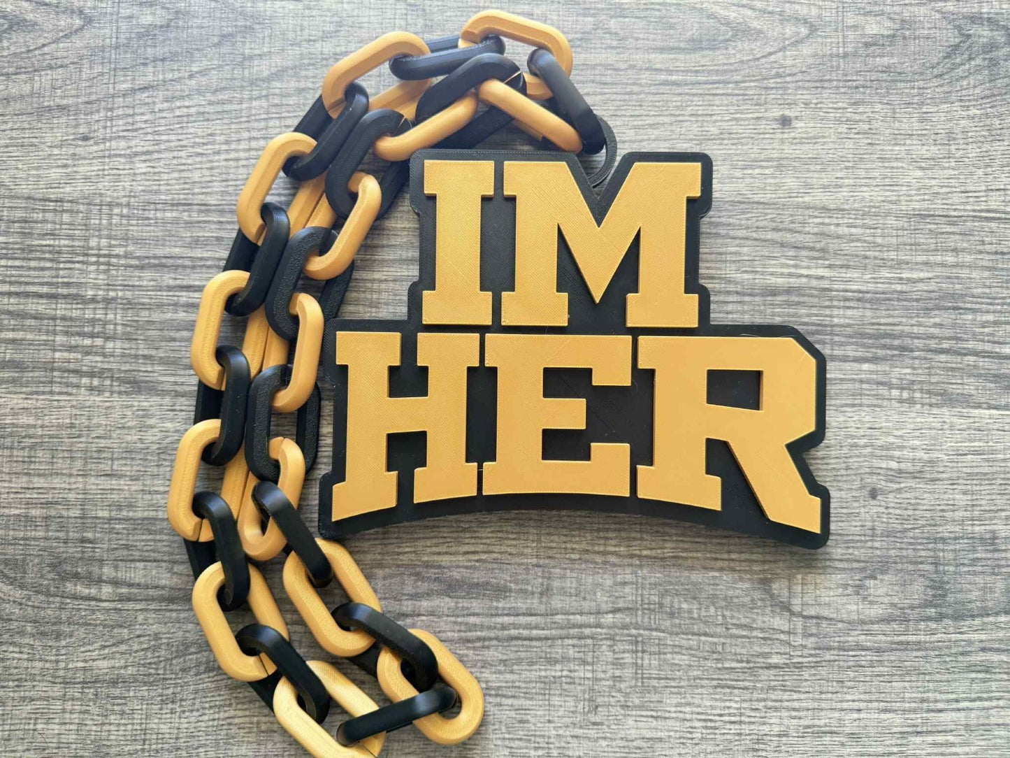 Im Her Logo Oversized Necklace, Hype Chain