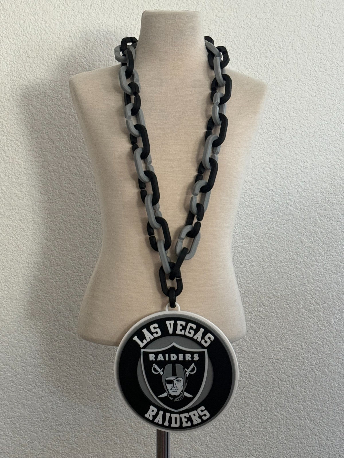 Las Vegas Raiders Oversized Hype Necklace & Chain "Raider Nation"