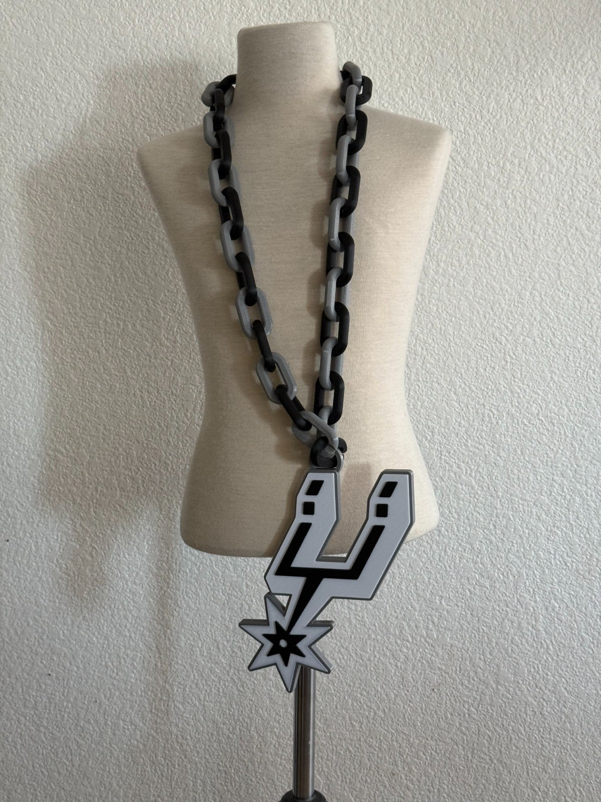 San Antonio Spurs Oversized Necklace, Pendant, Chain