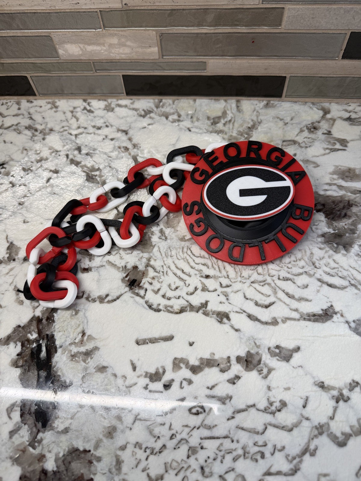 Georgia Bulldogs Spinner Turnover Chain | 4.75” Pendant | 36” Chain | Georgia