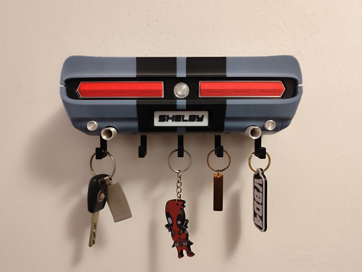 Retro Car Rear Key Holder Wall Mount – Muscle Car Inspired Tail Light Décor with