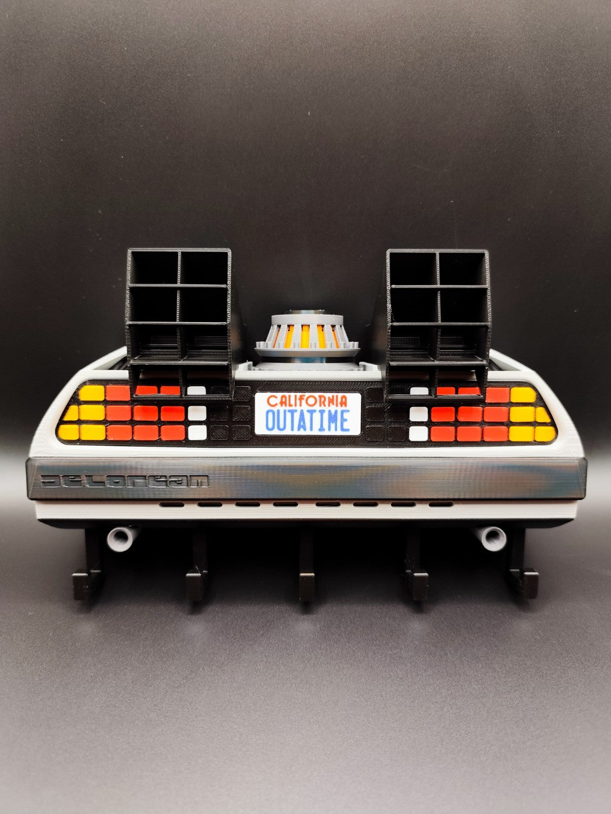 Retro Time Machine Inspired Key Holder – Sci-Fi Car Wall Mount Organizer with Ho