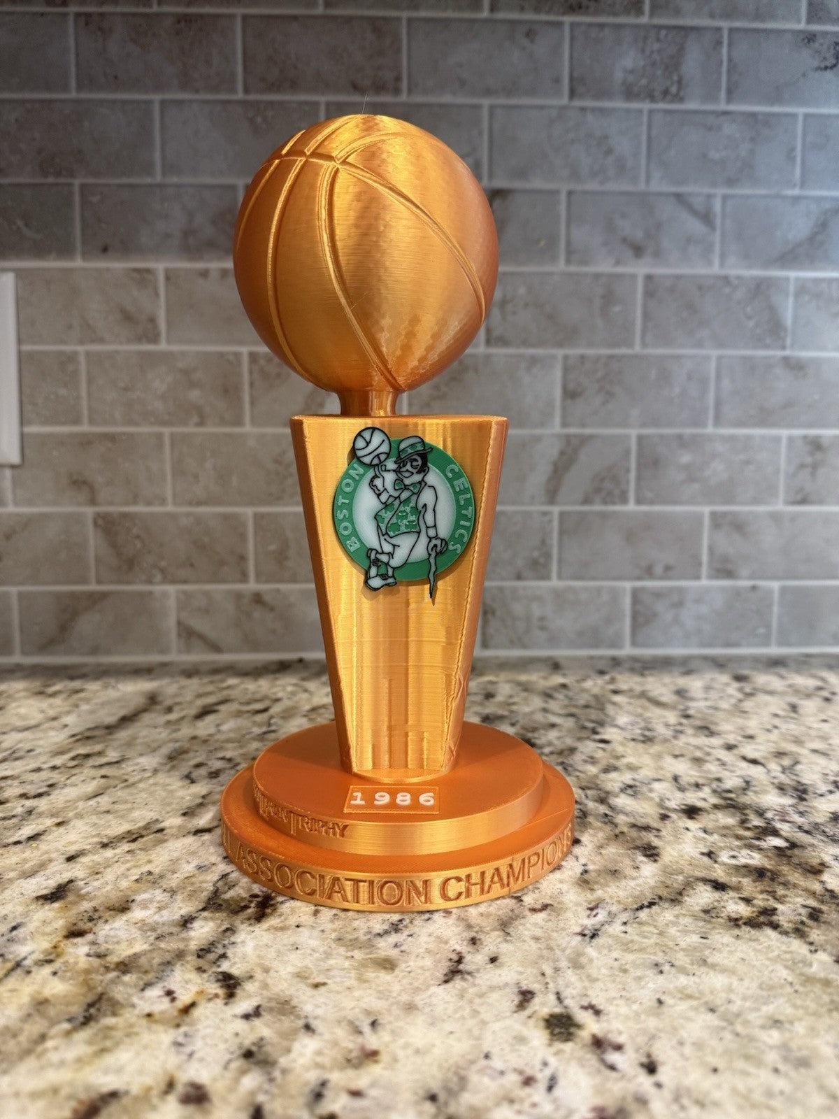 1986 Boston Celtics NBA CHAMPIONS TROPHY gold pla Larry O'Brien 10 inches