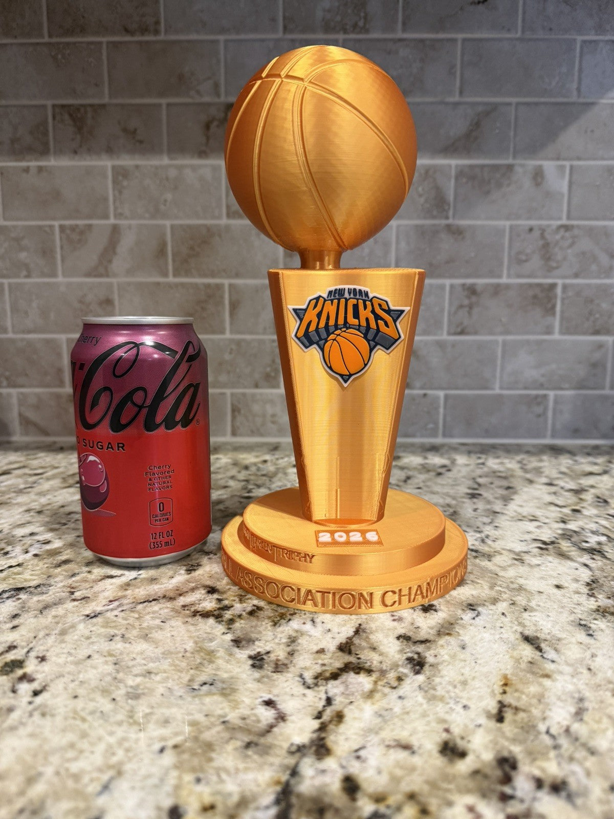 2026 NEW YORK KNICKS NBA CHAMPIONS TROPHY gold pla Larry O'Brien 10 inches