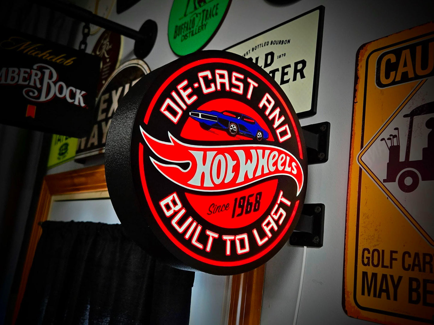 Retro Die-Cast Legends Hanging Lightbox 12 Inch Light Box LED Sign Wall Decor
