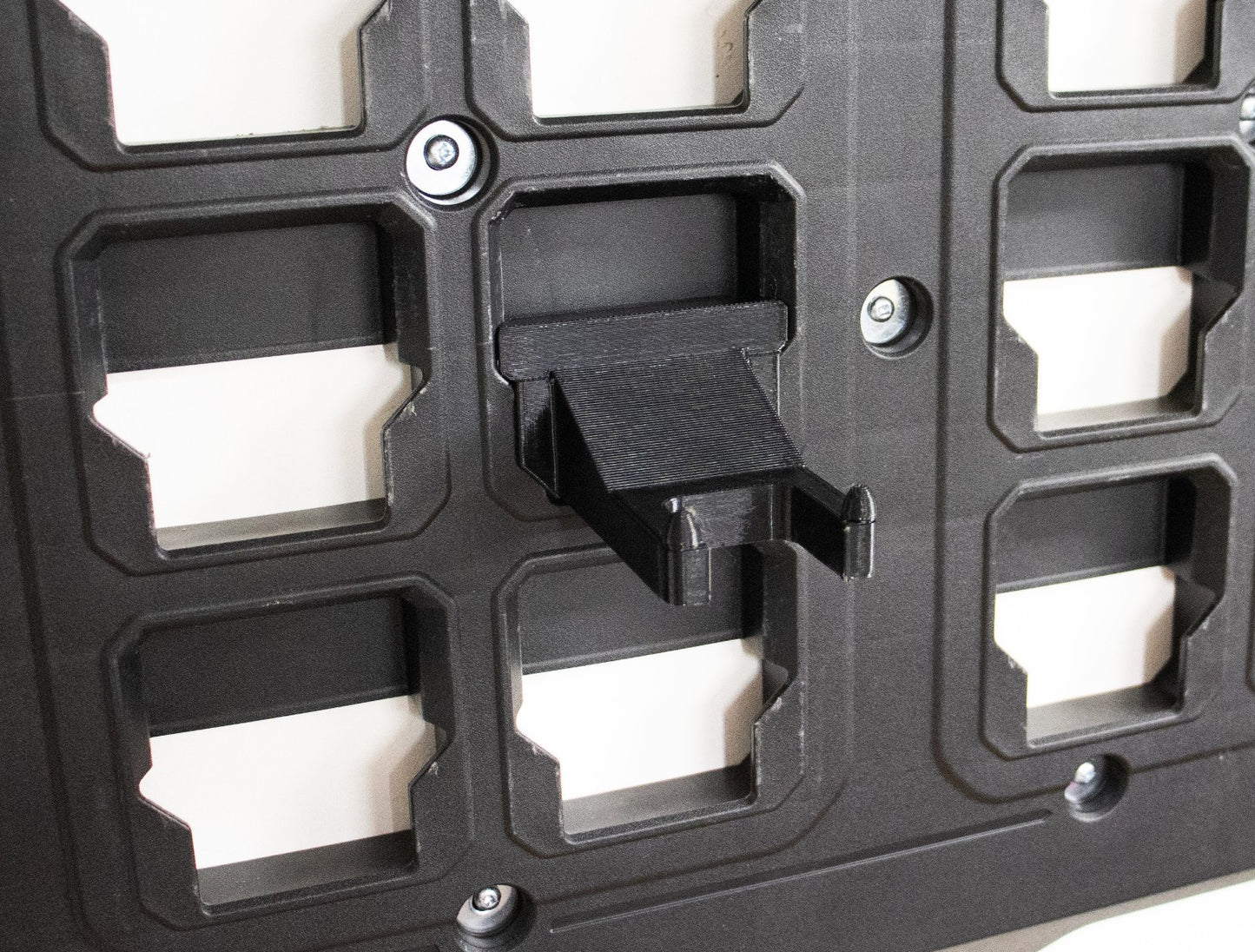Packout Wall M18 Compact Vacuum Mount