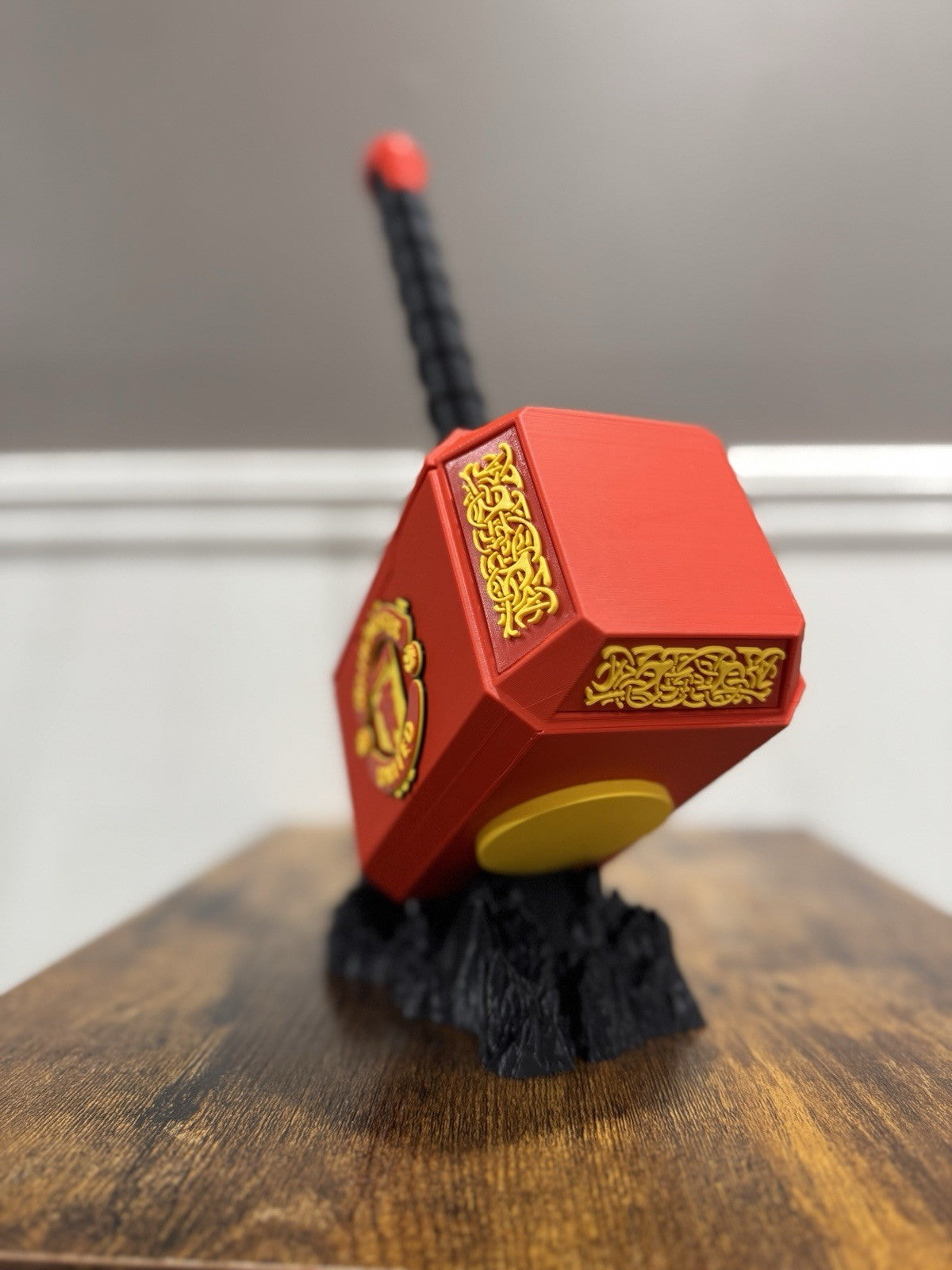 Manchester United Thor Hammer & Rock Stand Man Cave Office Gift Soccer Red Devil
