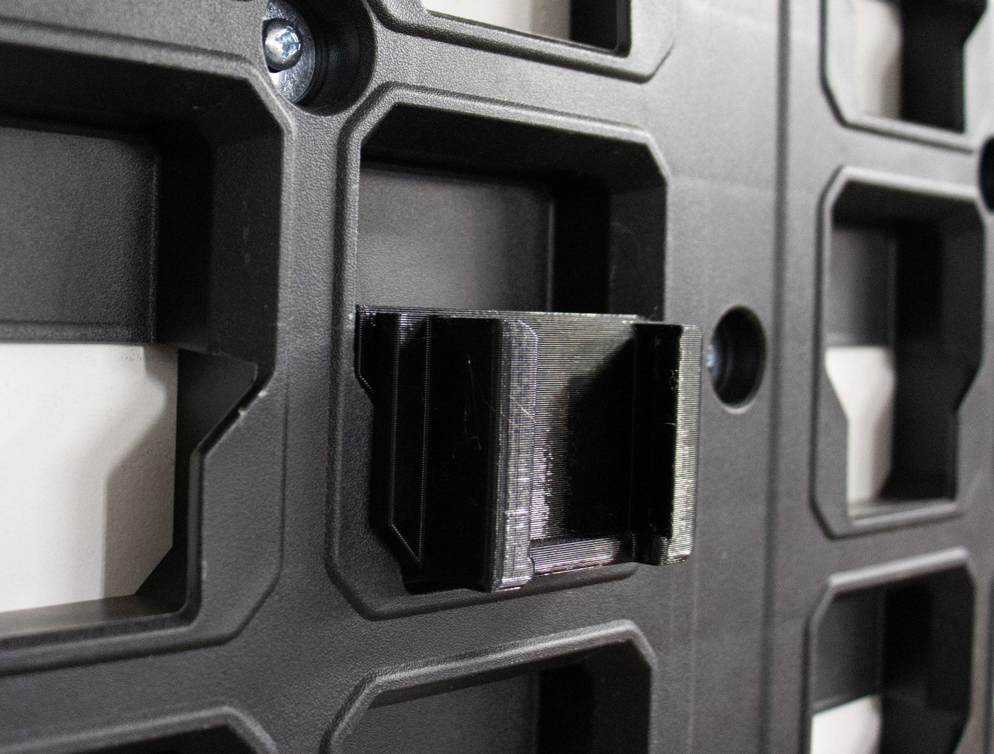 Packout Wall M18 Battery Mount 2 Pack