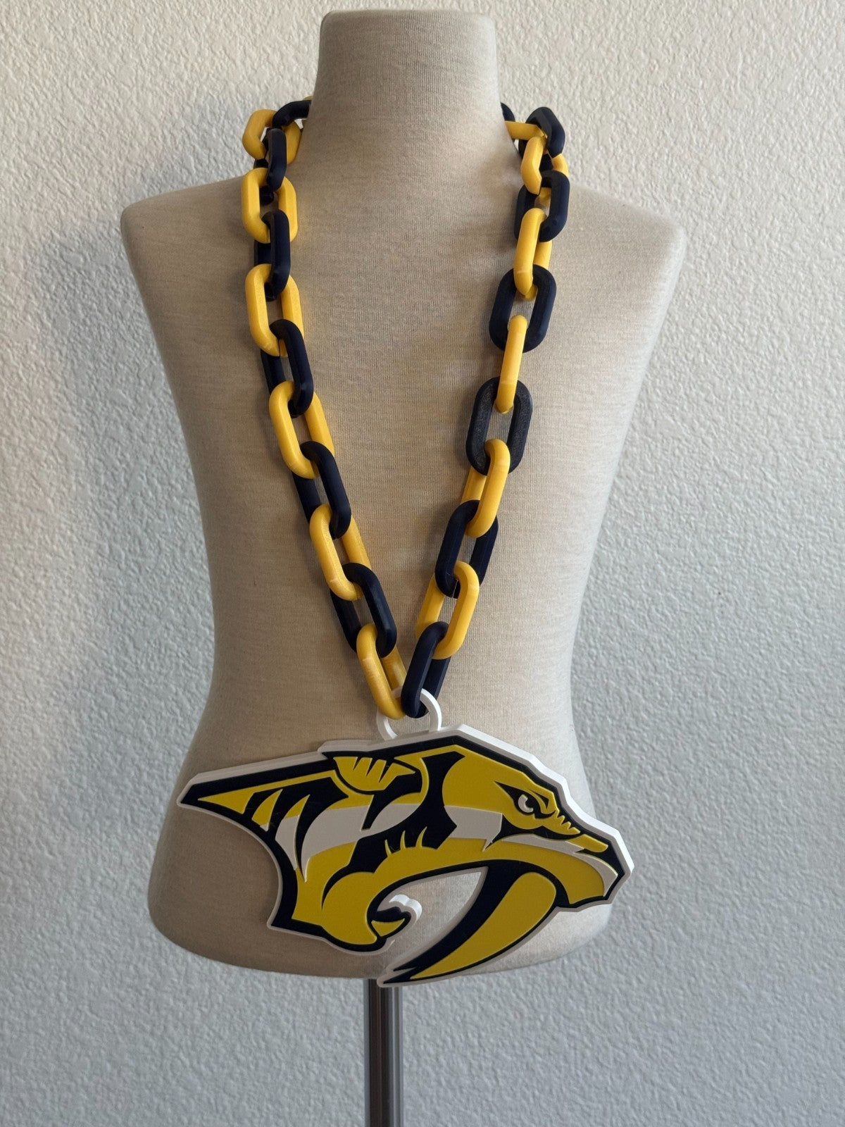 Nashville Predators Logo Oversized Necklace, Fan Chain“LET'S GO PREDATORS!”