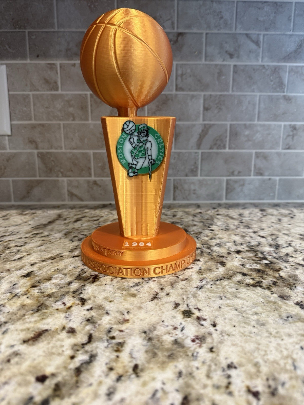 1984 Boston Celtics NBA CHAMPIONS TROPHY gold pla Larry O'Brien 10 inches