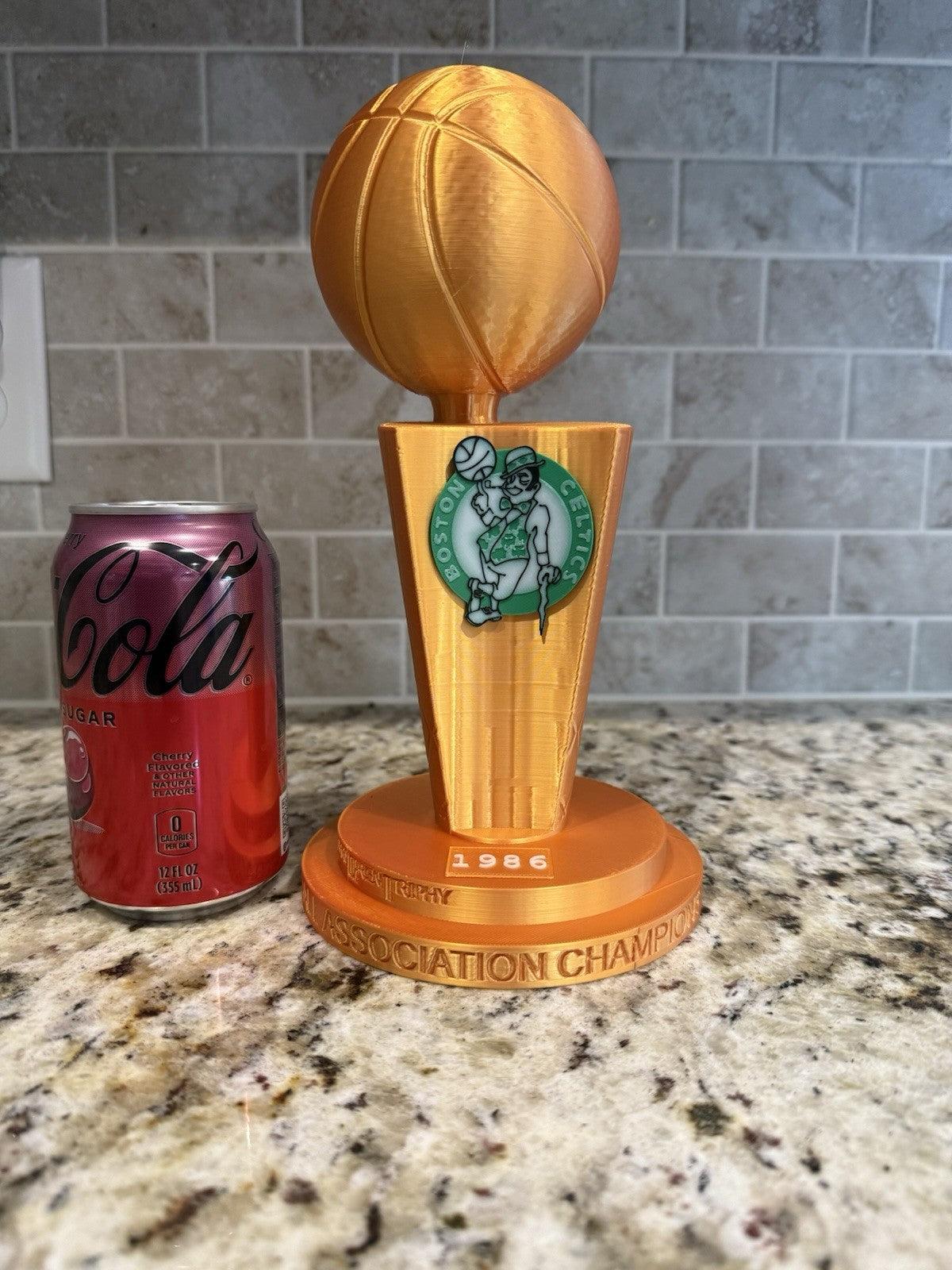 1986 Boston Celtics NBA CHAMPIONS TROPHY gold pla Larry O'Brien 10 inches