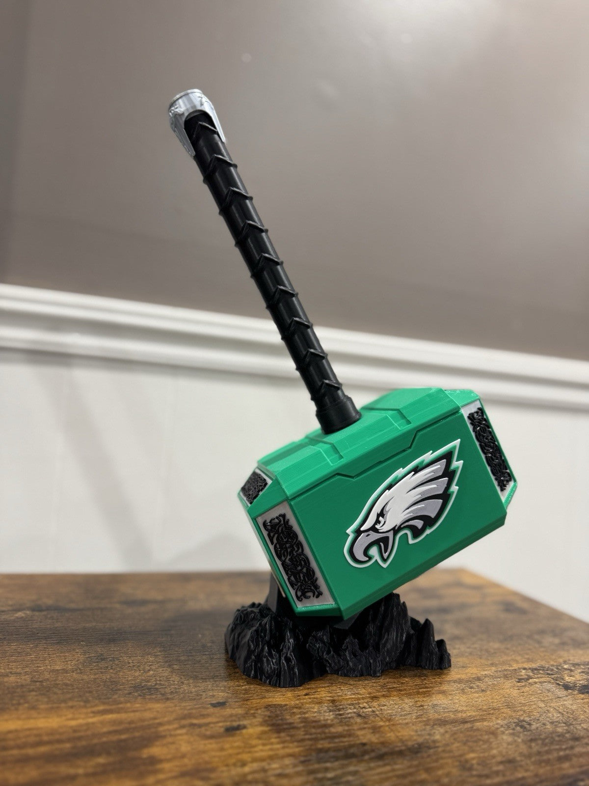 Philadelphia Eagles Thor Hammer Decoration NFL football Gifts Man Cave Desk