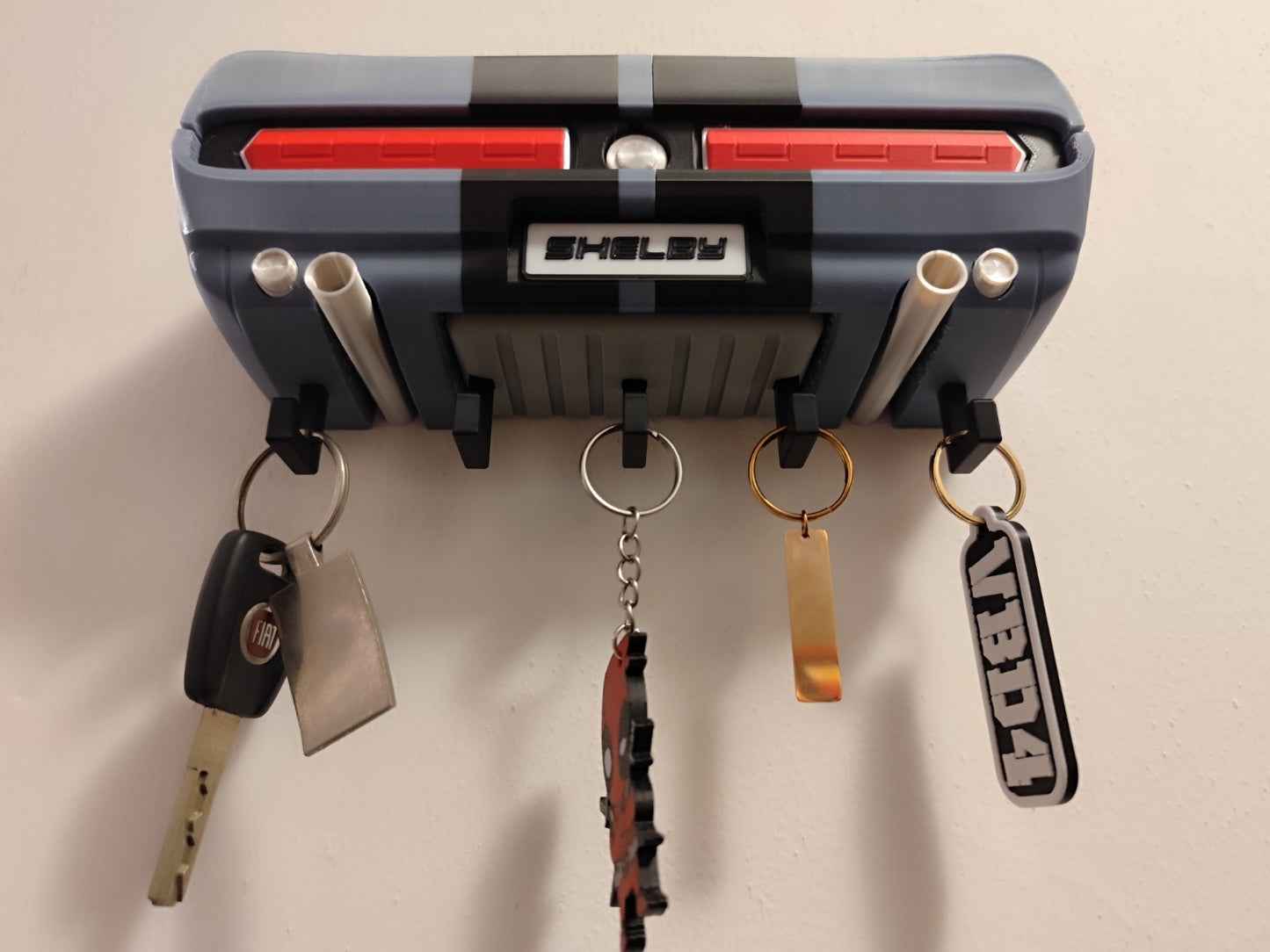 Retro Car Rear Key Holder Wall Mount – Muscle Car Inspired Tail Light Décor with